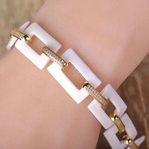 Women's Acrylic Bracelet